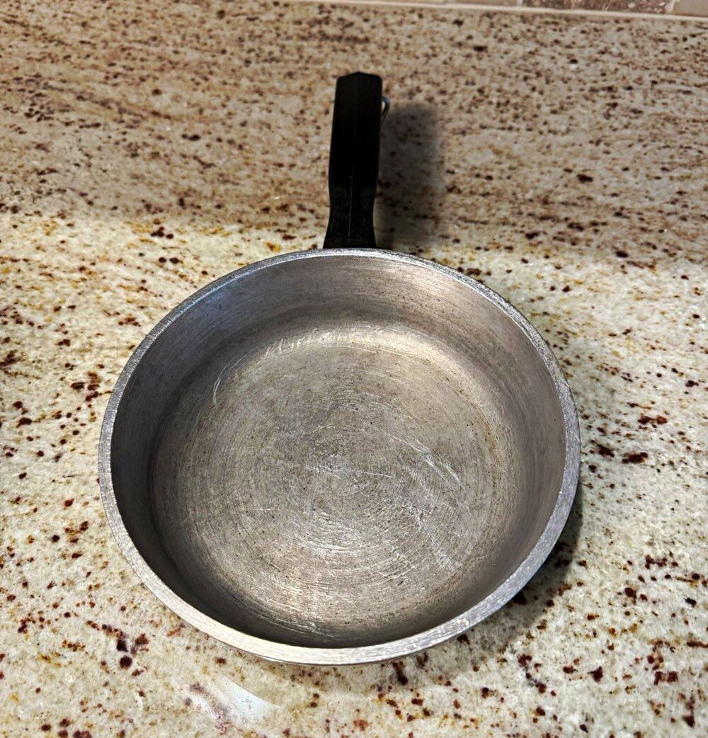 Vintage Club Aluminum 4 Piece Pan Set Made in USA Midcentury Modern Harvest Gold